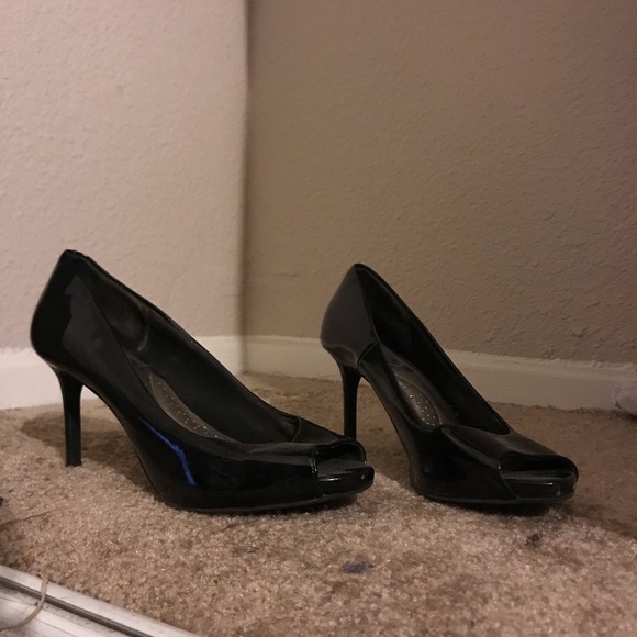 Shoes - Picture 1 of 2